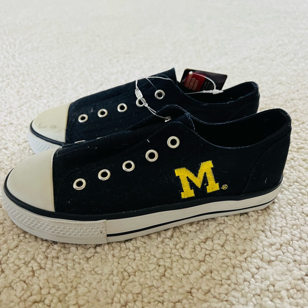 Kid’s Michigan Wolverine Converse Style Tennis Shoes size 1 New with Tags